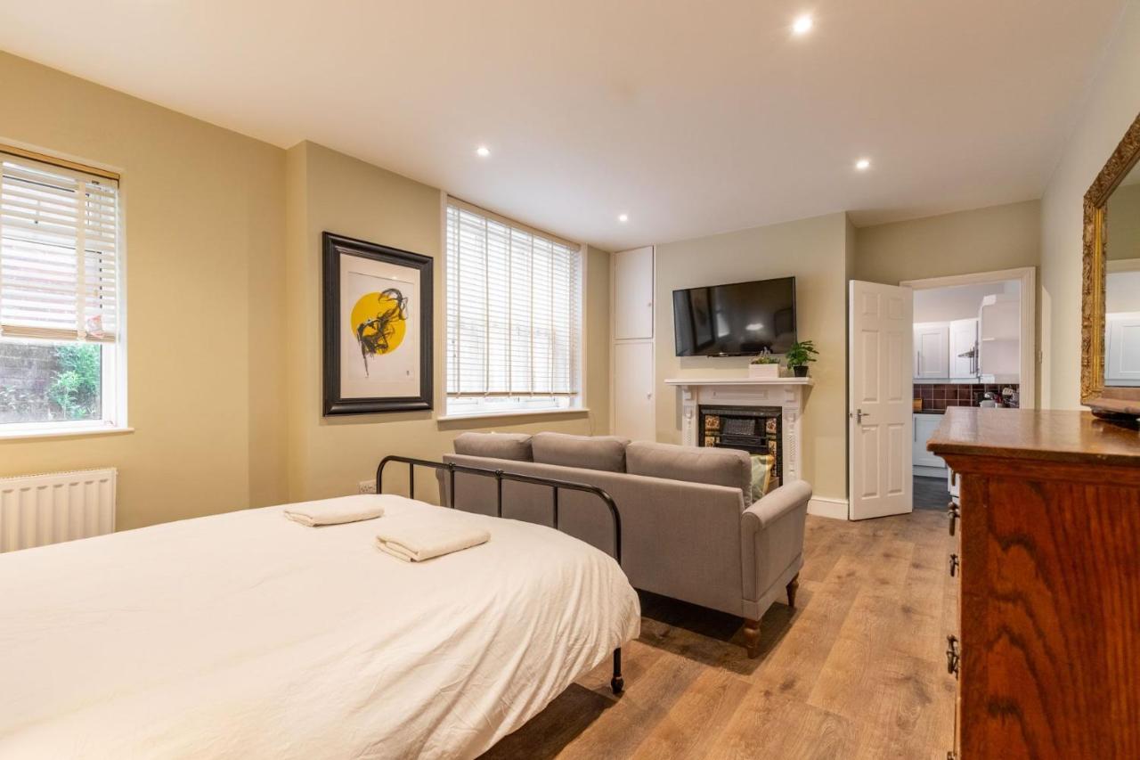 Host & Stay - Cromer Town, Apartment 1 ภายนอก รูปภาพ